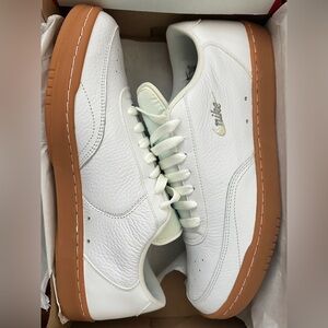 **NEW** Nike Court Vintage Premium